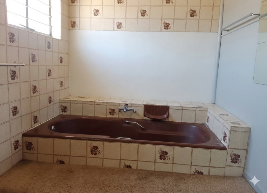 5 Bedroom Property for Sale in Protea Park North West